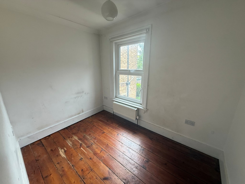 Lot: 158 - MID-TERRACE HOUSE FOR REFURBISHMENT - Bedroom 2